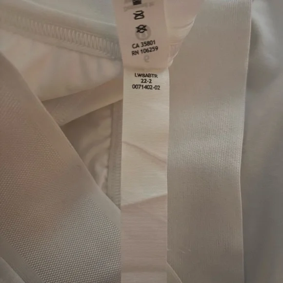 NWOT LuluLemon White Tennis Skirt Size 6 - Picture 7 of 7